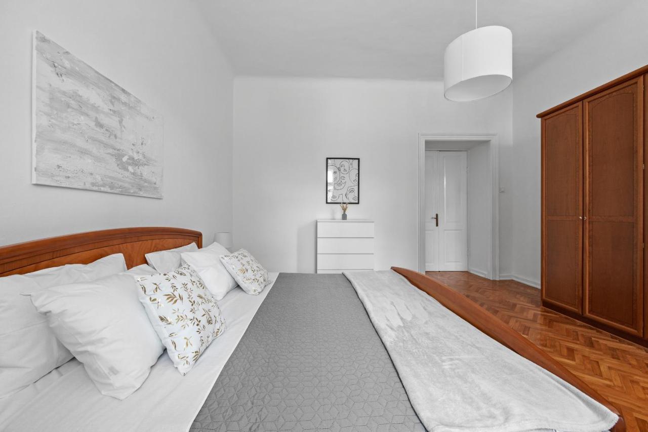 White Imperial Apartment Pula Zewnętrze zdjęcie