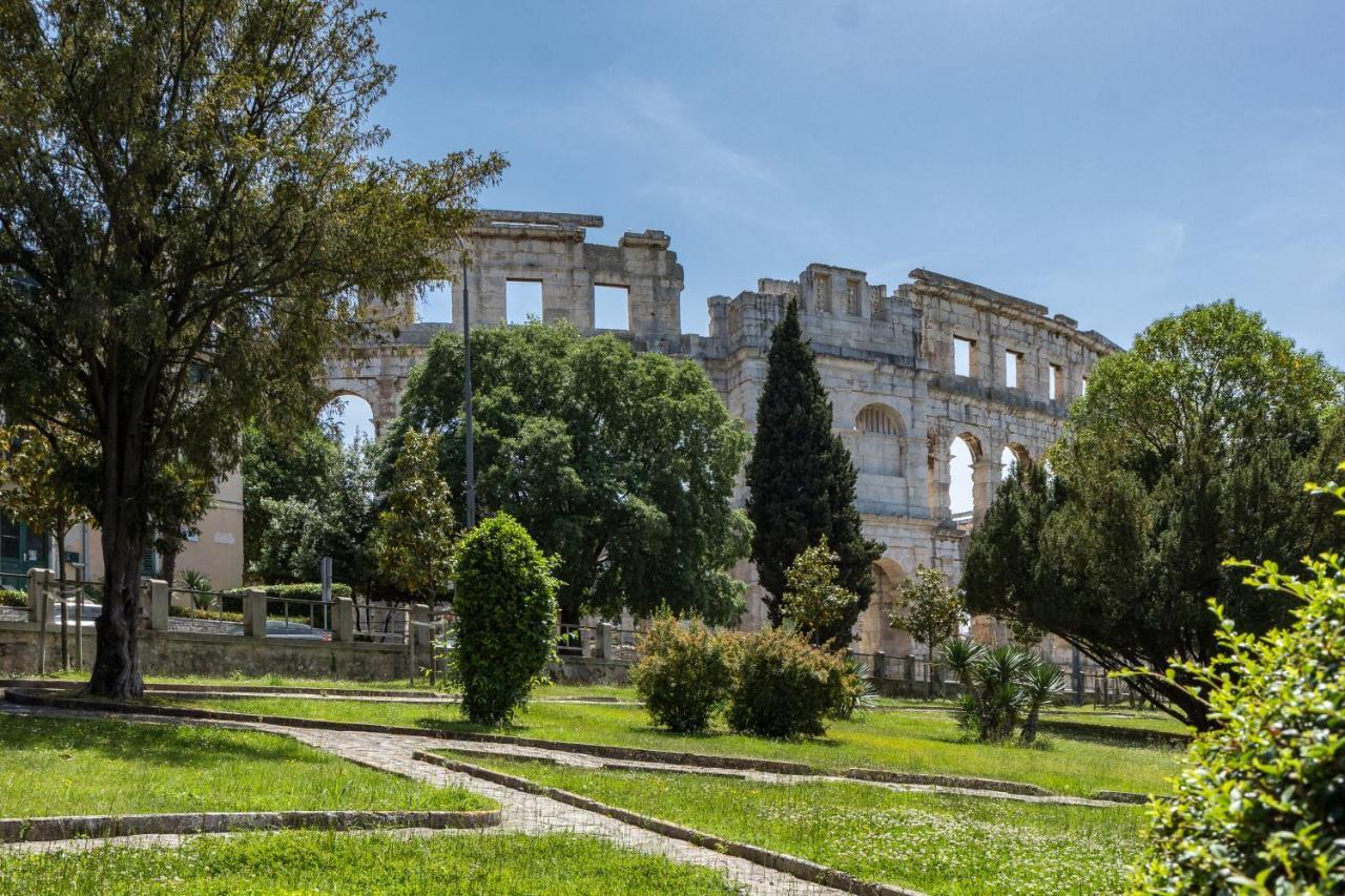 White Imperial Apartment Pula Zewnętrze zdjęcie