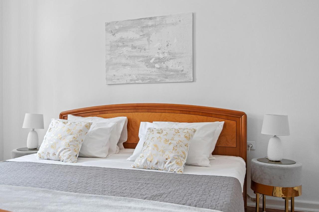 White Imperial Apartment Pula Zewnętrze zdjęcie
