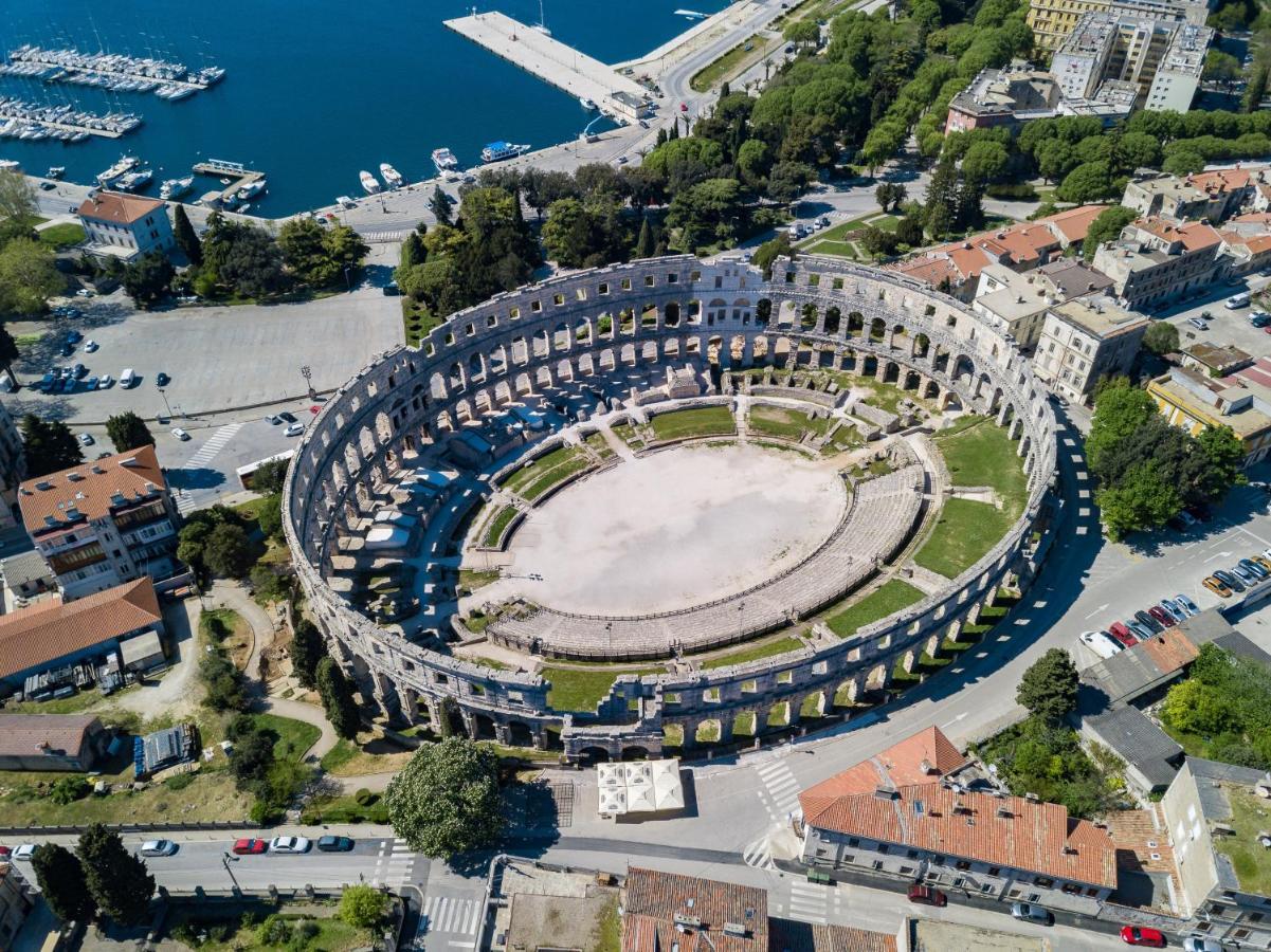 White Imperial Apartment Pula Zewnętrze zdjęcie